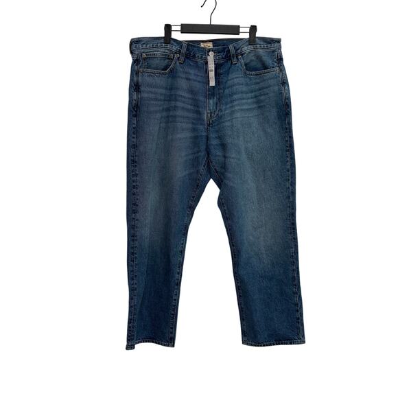 J. Crew Classic Relaxed Mens Jeans Size 36X30 Denim Medium Wash Cotton NEW - Picture 1 of 12